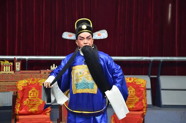 《鬧開(kāi)封》